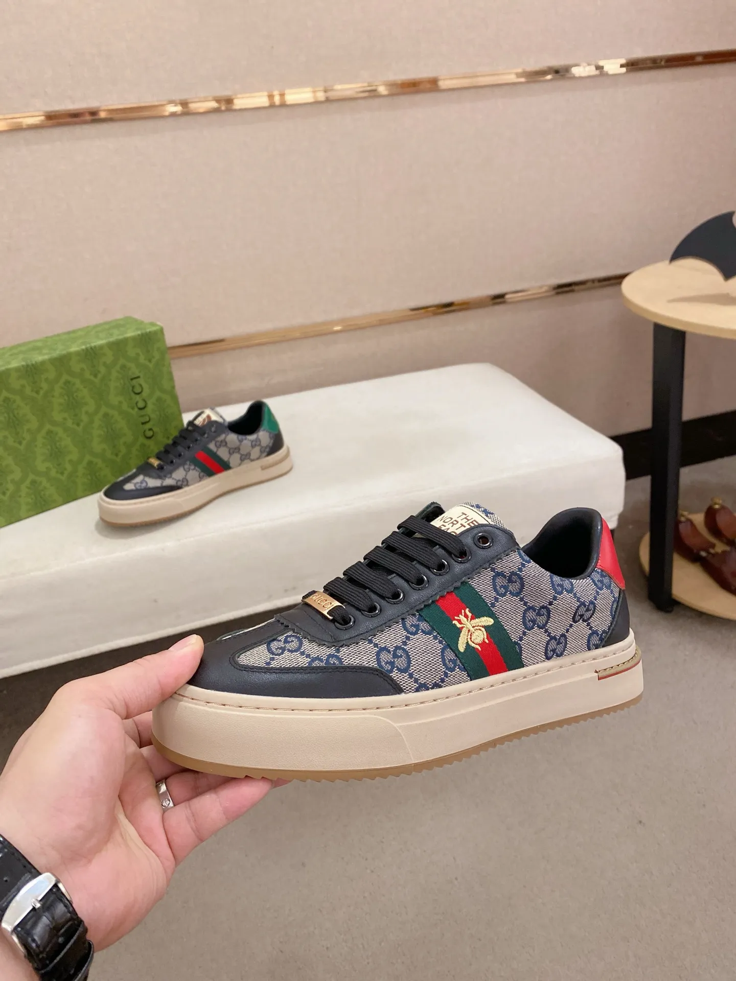Men's clothing and shoes💰:400💰 (GUCCI) The latest model from the official website 🎁🎁Casual and fashionable men's shoes👟, hot style💥The version is simple and elegant, exclusive for trendy men. Unique latest brand elements from the official website👑Original decoration, fashionable and generous, the fabric is original cowhide ✅Sheepskin lining, the official website specifies wear-resistant casual outsole, the classic model is taken in kind at the counter🎬38-44 (45 is not returned or exchanged when customized)